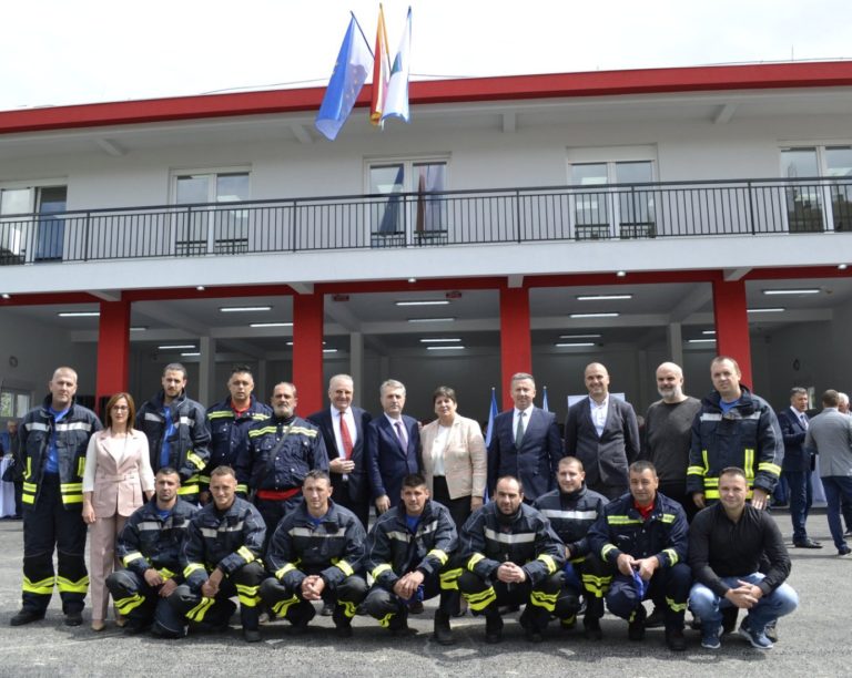 Vatrogasci pomogli kampanju DPS-a sa 16.000 eura